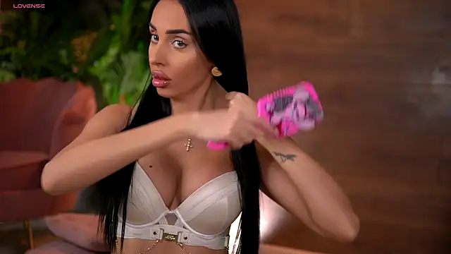 KairaAndrews online show from December 2, 2025, 7:37 pm