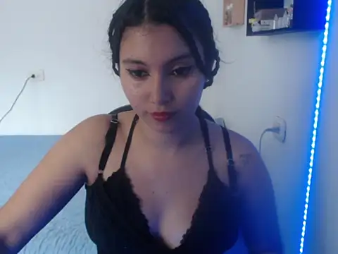 HannaKlein online show from March 14, 2025, 5:24 pm