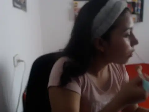 HannaKlein online show from February 6, 2025, 7:18 pm