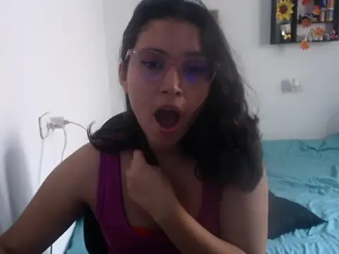 HannaKlein online show from December 21, 2024, 3:09 pm