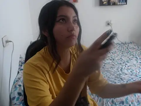 HannaKlein online show from December 11, 2024, 7:03 pm