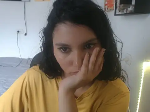 HannaKlein online show from November 20, 2025, 6:19 pm