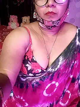 Snapshot of ella_mariya chatting on December 20, 2024, 8:01 pm ella mariya online show from December 20, 2024, 8:01 pm
