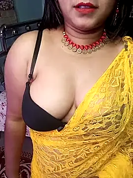 Snapshot of ella_mariya chatting on February 13, 2025, 6:15 pm ella mariya online show from February 13, 2025, 6:15 pm