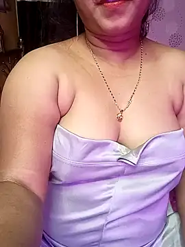 Snapshot of ella_mariya chatting on December 26, 2024, 5:40 pm ella mariya online show from December 26, 2024, 5:40 pm