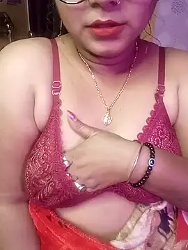Snapshot of ella_mariya chatting on January 5, 2025, 10:53 am ella mariya online show from January 5, 2025, 10:53 am
