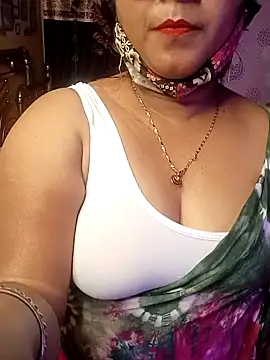 Snapshot of ella_mariya chatting on December 19, 2024, 8:02 pm ella mariya online show from December 19, 2024, 8:02 pm