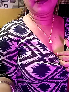 Snapshot of ella_mariya chatting on January 4, 2025, 10:38 am ella mariya online show from January 4, 2025, 10:38 am