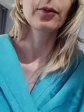 AvelinaLeoni online show from March 18, 2025, 5:34 am