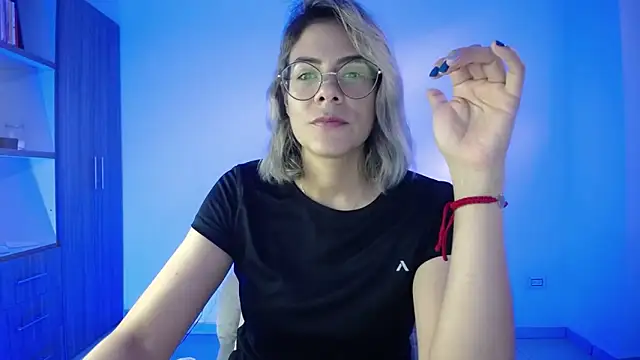 candydowson1 online show from October 24, 2025, 9:14 pm