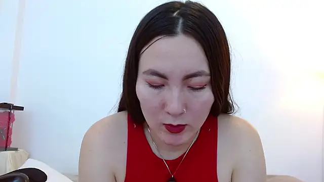 Snapshot of Elle_Lee_ chatting on May 28, 2026, 4:02 pm Elle Lee online show from May 28, 2026, 4:02 pm