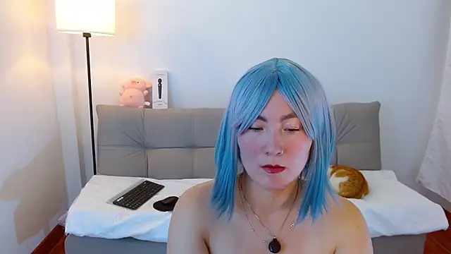 Elle Lee  online show from April 26, 2026, 9:34 pm