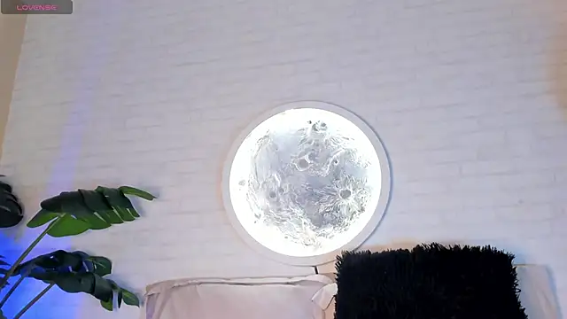 Elise Diamond online show from March 2, 2025, 9:21 am