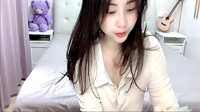 aisha123123 online show from November 15, 2025, 2:37 am