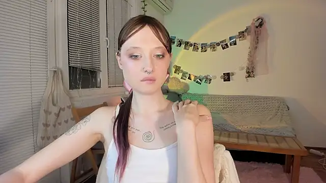 Jenny darling love online show from January 22, 2025, 7:45 pm