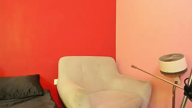 Kate bunny  online show from April 18, 2026, 10:28 am