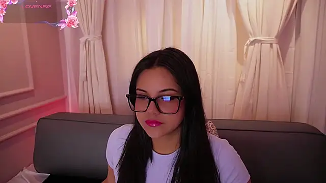 Snapshot of Sophia_wilsonn_ chatting on October 4, 2025, 11:12 am Sophia wilsonn online show from October 4, 2025, 11:12 am