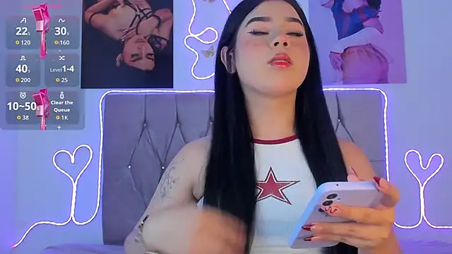 Ashley piinkk  online show from April 29, 2026, 5:11 am