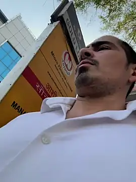 shivani0999 online show from February 20, 2026, 3:03 am