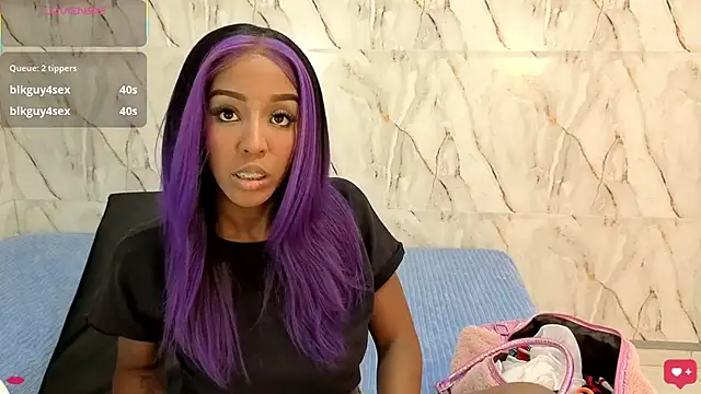 Georgis  online show from October 25, 2025, 8:31 pm