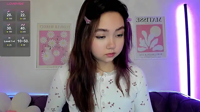 Snapshot of Fluffy_Rose chatting on January 18, 2025, 1:30 am Fluffy Rose online show from January 18, 2025, 1:30 am