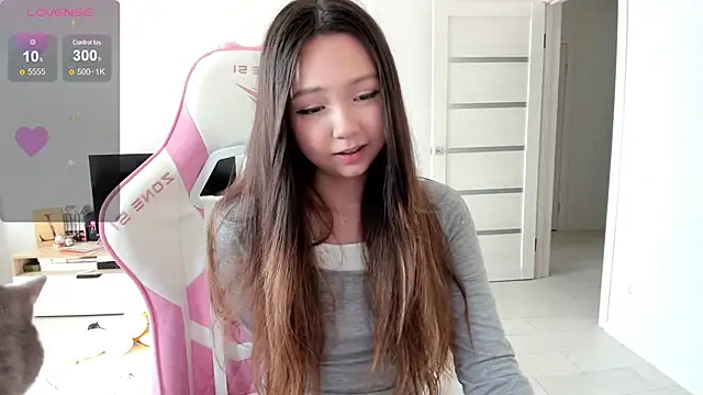 Snapshot of Fluffy_Rose chatting on July 20, 2026, 1:57 am Fluffy Rose online show from July 20, 2026, 1:57 am