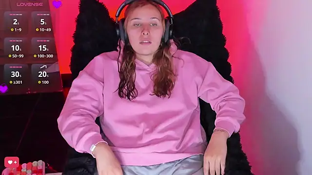 bonnie moon  online show from February 22, 2026, 8:43 pm