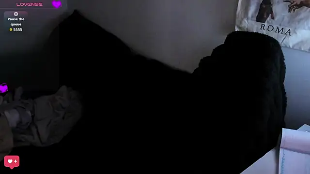 bonnie moon  online show from May 31, 2026, 8:09 pm