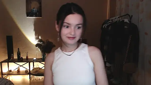 CuteRuby99 online show from February 13, 2025, 4:39 pm