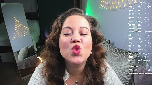 Snapshot of MissBecca chatting on November 14, 2025, 4:27 am MissBecca online show from November 14, 2025, 4:27 am