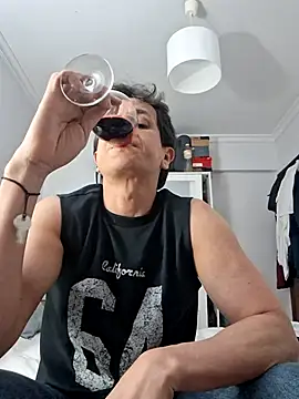 Snapshot of Tulio_maravilha12 chatting on February 24, 2026, 8:10 pm Tulio maravilha12 online show from February 24, 2026, 8:10 pm