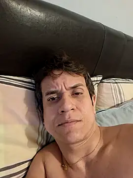 Snapshot of Tulio_maravilha12 chatting on February 5, 2026, 11:00 pm Tulio maravilha12 online show from February 5, 2026, 11:00 pm