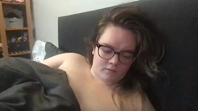 honeyyy24 online show from November 27, 2025, 10:54 pm