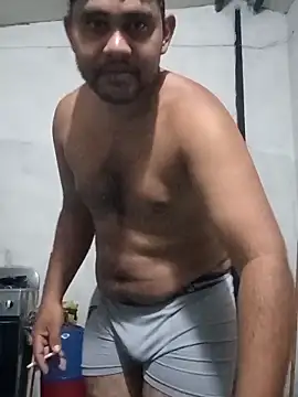 travieso2893 online show from February 25, 2026, 2:56 am