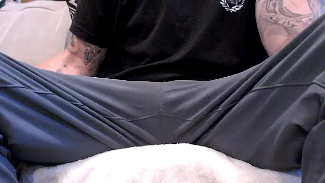 Snapshot of JohnnyKorrupt_ chatting on October 24, 2025, 9:30 am JohnnyKorrupt  online show from October 24, 2025, 9:30 am