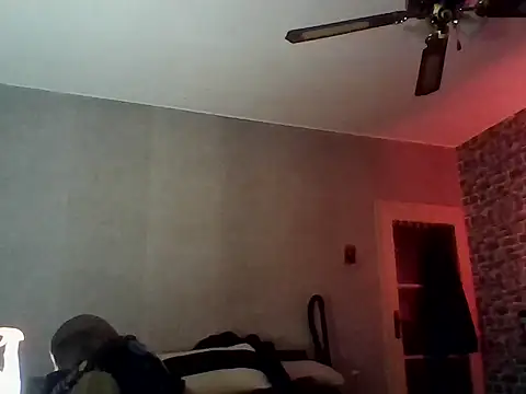 Nikolaiyy online show from May 15, 2026, 2:09 am