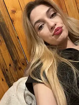 Lolitaxlola online show from March 26, 2026, 8:29 pm