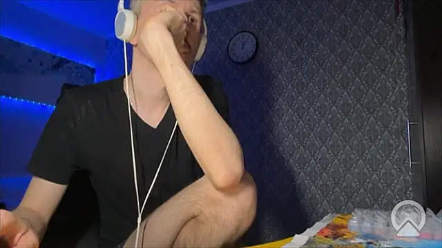 Aki-Laky online show from March 12, 2026, 7:07 pm