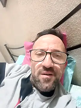 Snapshot of Porco81cazzo chatting on November 17, 2025, 6:34 pm Porco81cazzo online show from November 17, 2025, 6:34 pm