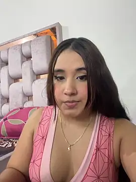 melyescobar online show from November 5, 2025, 3:31 am