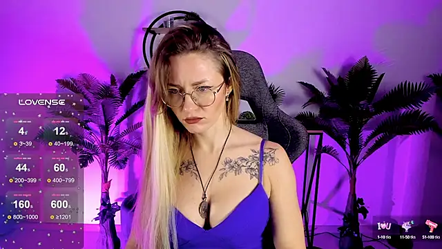 LadyIzabel online show from December 16, 2024, 5:59 am