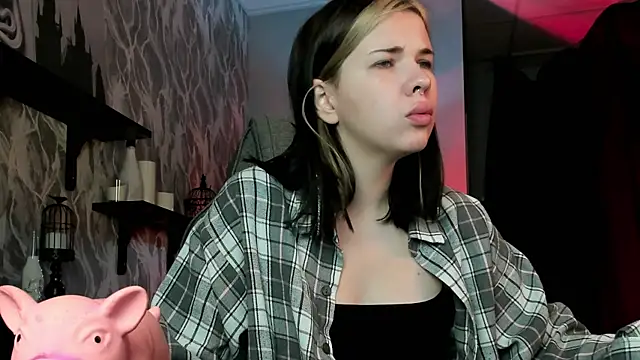 AliceSunday online show from November 8, 2025, 4:05 am