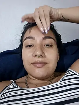 Snapshot of Hellen_Alex chatting on April 30, 2026, 2:13 pm Hellen Alex online show from April 30, 2026, 2:13 pm