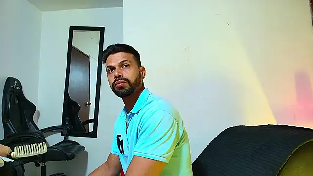 Snapshot of max_ashley_mds chatting on January 17, 2026, 1:37 pm max ashley mds online show from January 17, 2026, 1:37 pm