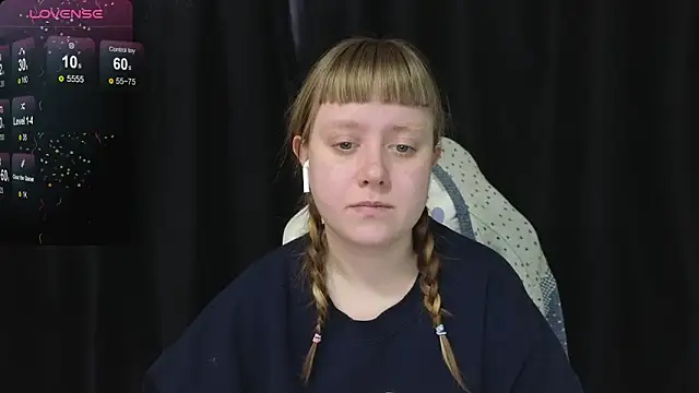 Snapshot of June_shy0 chatting on February 28, 2026, 8:14 am June shy0 online show from February 28, 2026, 8:14 am