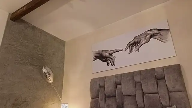 Emma gatess online show from March 31, 2026, 1:24 pm