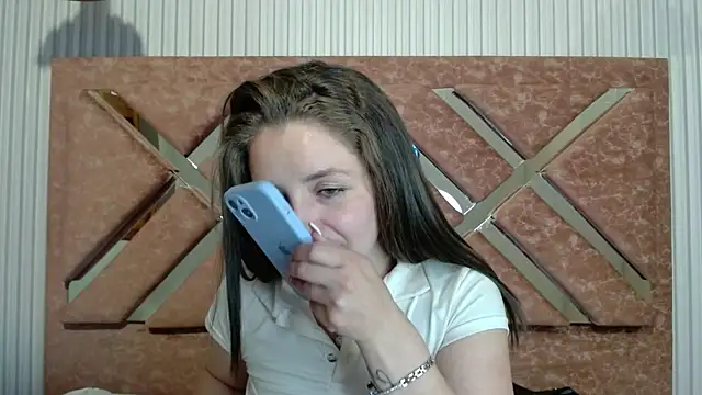 Snapshot of _isaabellaa chatting on April 18, 2026, 7:58 pm isaabellaa online show from April 18, 2026, 7:58 pm
