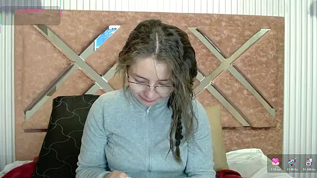 Snapshot of _isaabellaa chatting on May 17, 2026, 1:11 pm isaabellaa online show from May 17, 2026, 1:11 pm