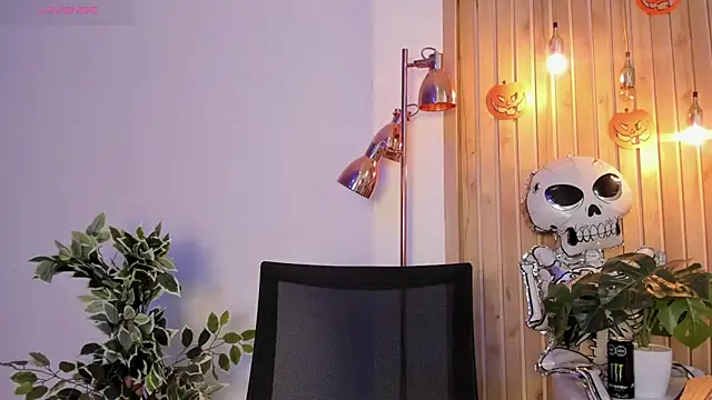 AriRobert  online show from October 15, 2025, 3:05 am