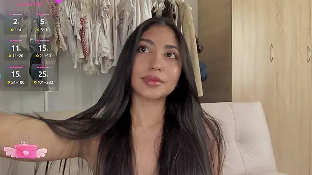 Sweetnaughtygirl  online show from April 19, 2026, 1:06 am